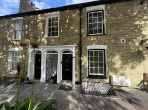 Pennycomequick Cottage